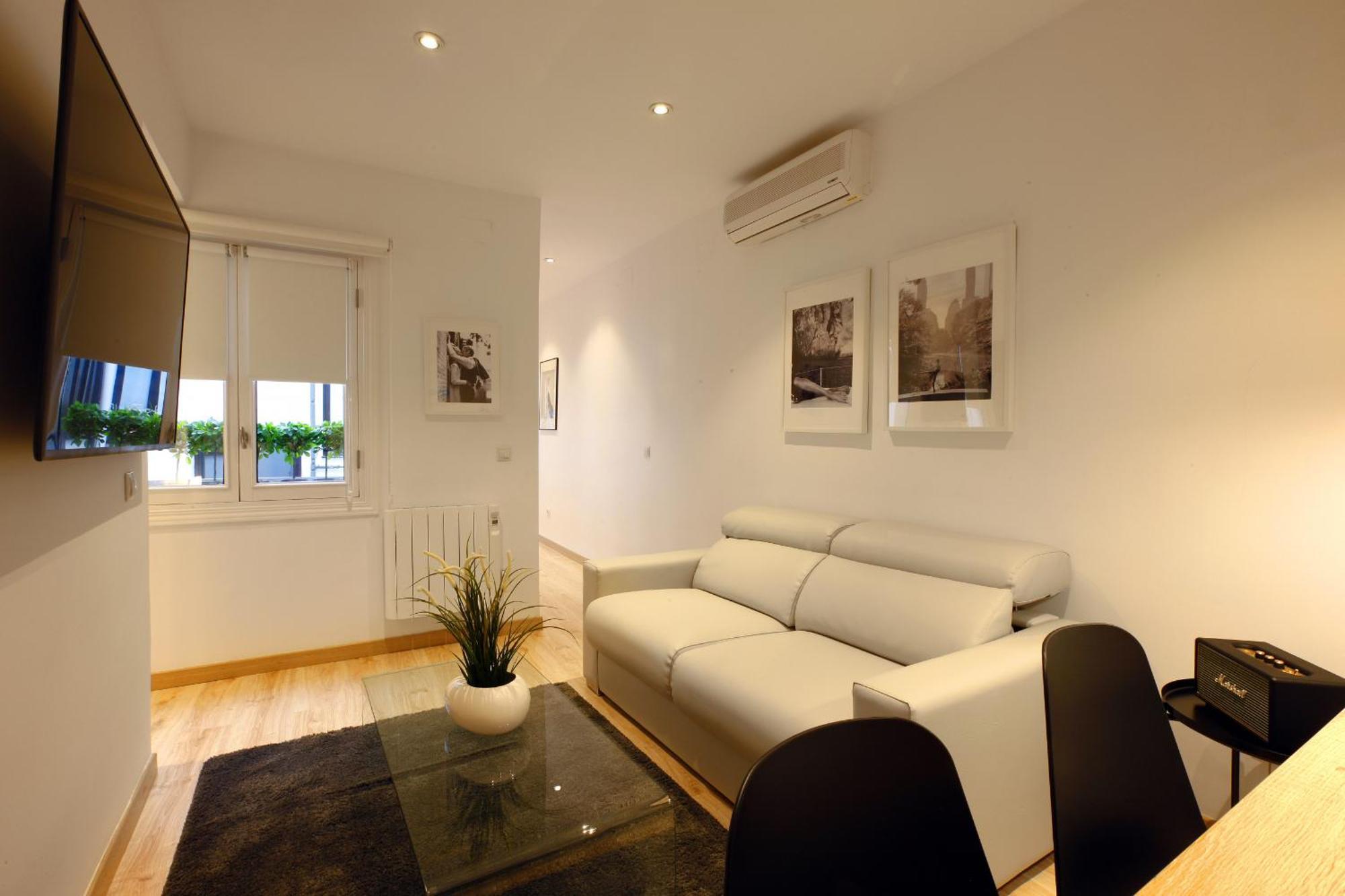 Atocha Suite - Barrio De Las Letras Madrid Exterior photo